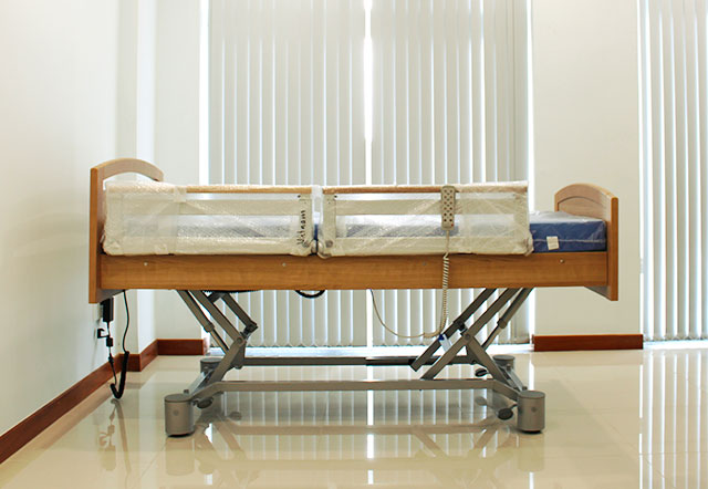 GIƯỜNG DƯỠNG LÃO GIA ĐÌNH ĐIỀU DƯỠNG  IMPULSE 400 